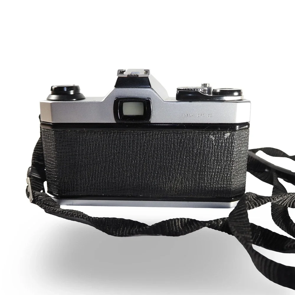 Pentax‎ K1000 35mm SLR Camera Silver Sigma 24mm f2.8 Lens Tamrac Case Bundle